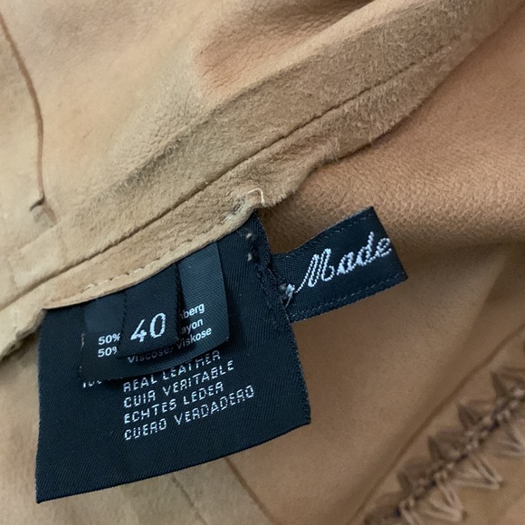 Women’s suede 2 piece suit, - Picture 2 of 5